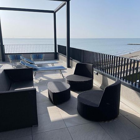 Nuovo Residence Serenissima Frontemare - Agenzia Cocal カオルレ エクステリア 写真