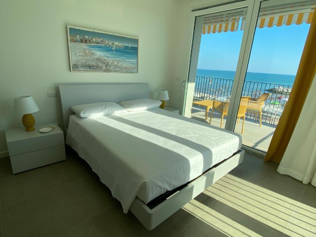 Nuovo Residence Serenissima Frontemare - Agenzia Cocal カオルレ エクステリア 写真