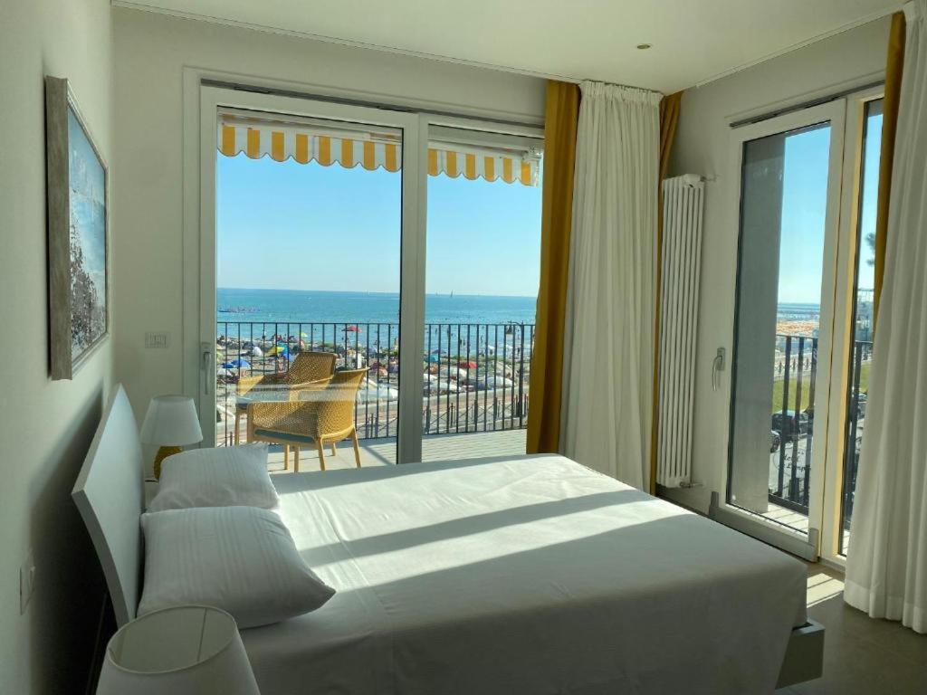 Nuovo Residence Serenissima Frontemare - Agenzia Cocal カオルレ エクステリア 写真
